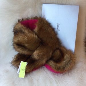 🆕Heurueh Reversible Faux Fur Pull through Scarf